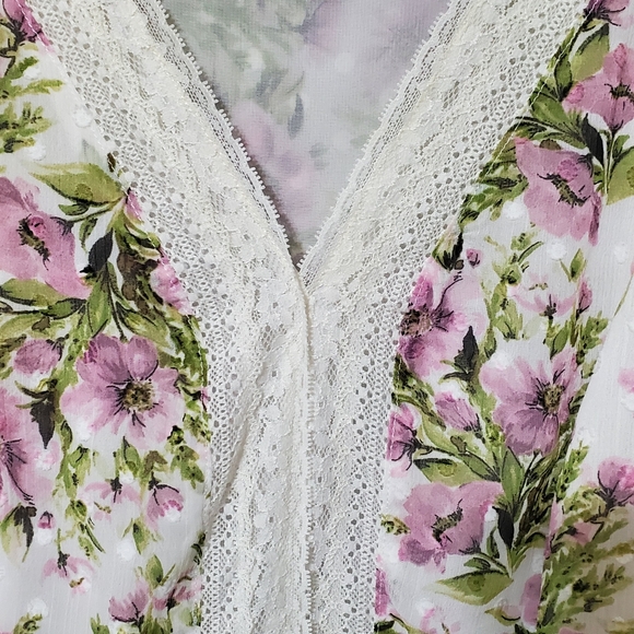 Torrid Pink Floral V-Neck Babydoll Sheer Blouse Size 1 - Picture 3 of 6